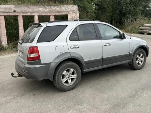 Серый Киа Соренто, объемом двигателя 2.5 л и пробегом 240 тыс. км за 5803 $, фото 4 на Automoto.ua