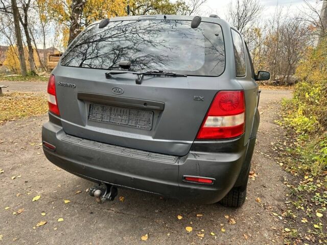 Серый Киа Соренто, объемом двигателя 2.5 л и пробегом 419 тыс. км за 4500 $, фото 2 на Automoto.ua