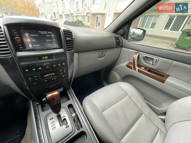 Серый Киа Соренто, объемом двигателя 2.5 л и пробегом 238 тыс. км за 7500 $, фото 9 на Automoto.ua