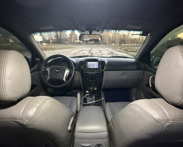 Киа Соренто 2005 в Белгород-Днестровском на Automoto.ua Серый Киа Соренто, объемом двигателя 2.5 л и пробегом 236 тыс. км за 7700 $, фото 11 на Automoto.ua