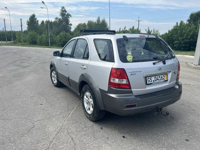 Сірий Кіа Соренто, об'ємом двигуна 2.5 л та пробігом 300 тис. км за 5000 $, фото 1 на Automoto.ua