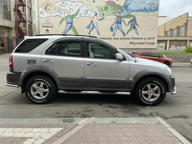 Серый Киа Соренто, объемом двигателя 0 л и пробегом 238 тыс. км за 7500 $, фото 2 на Automoto.ua
