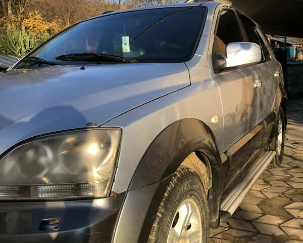 Сірий Кіа Соренто, об'ємом двигуна 2.5 л та пробігом 200 тис. км за 5000 $, фото 1 на Automoto.ua