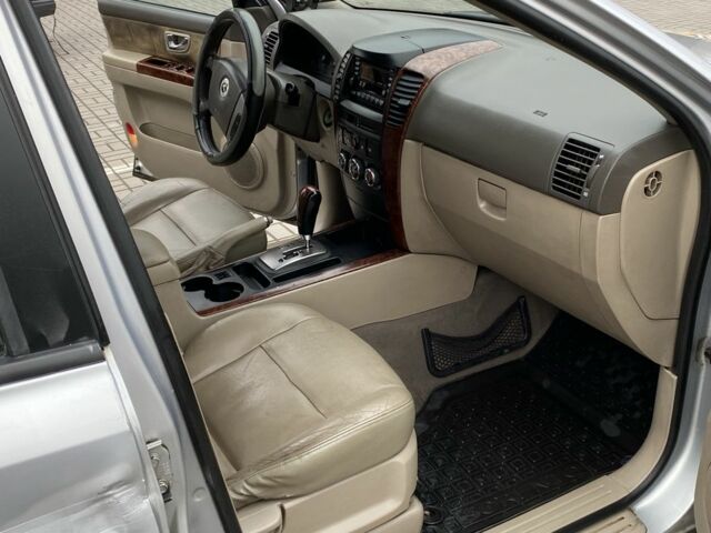 Серый Киа Соренто, объемом двигателя 2.5 л и пробегом 250 тыс. км за 3450 $, фото 10 на Automoto.ua