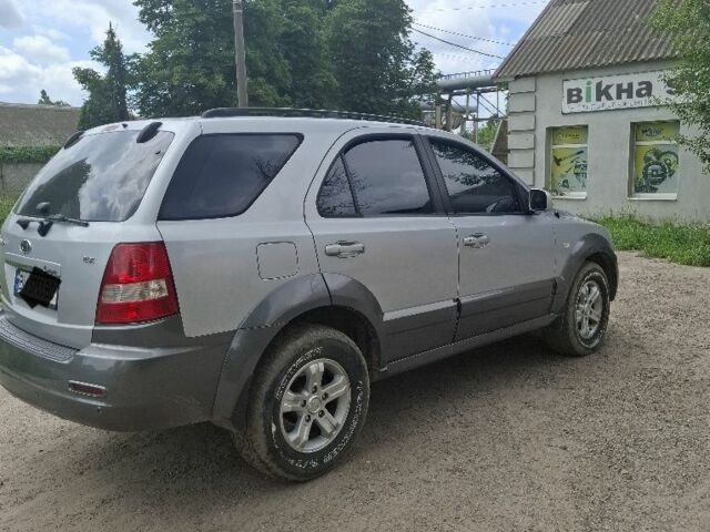 Сірий Кіа Соренто, об'ємом двигуна 2.5 л та пробігом 225 тис. км за 7100 $, фото 2 на Automoto.ua
