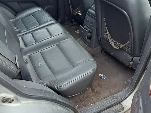 Серый Киа Соренто, объемом двигателя 2.5 л и пробегом 310 тыс. км за 2499 $, фото 3 на Automoto.ua