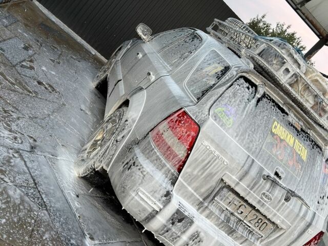 Серый Киа Соренто, объемом двигателя 2.5 л и пробегом 250 тыс. км за 20000 $, фото 2 на Automoto.ua