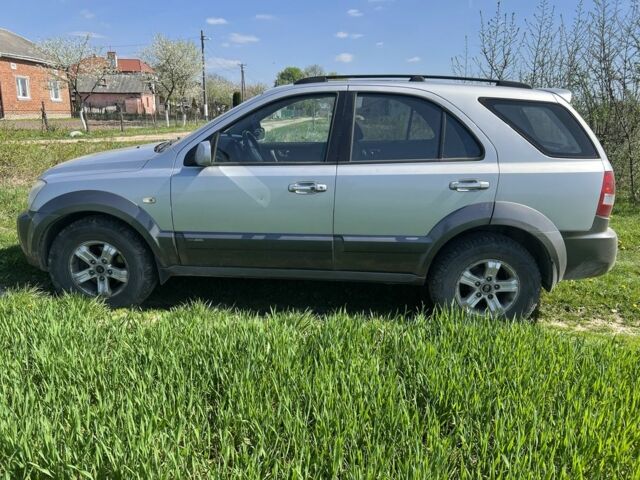 Сірий Кіа Соренто, об'ємом двигуна 0 л та пробігом 300 тис. км за 4600 $, фото 4 на Automoto.ua