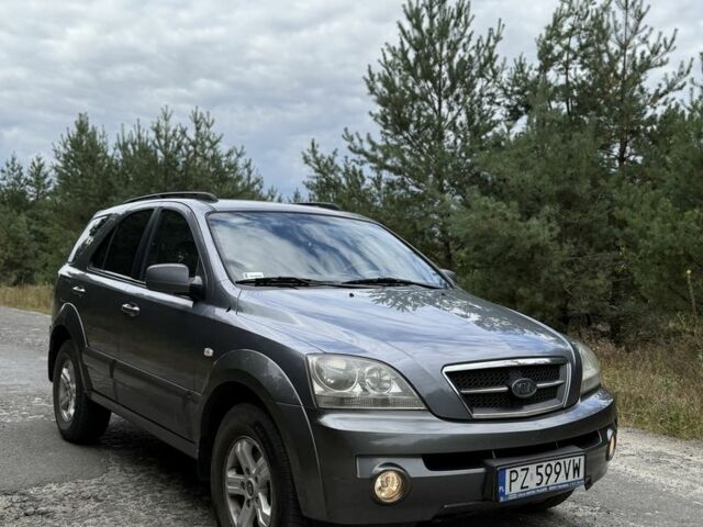 Серый Киа Соренто, объемом двигателя 2.5 л и пробегом 335 тыс. км за 4000 $, фото 1 на Automoto.ua