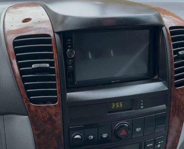 Серый Киа Соренто, объемом двигателя 2.5 л и пробегом 419 тыс. км за 4500 $, фото 6 на Automoto.ua