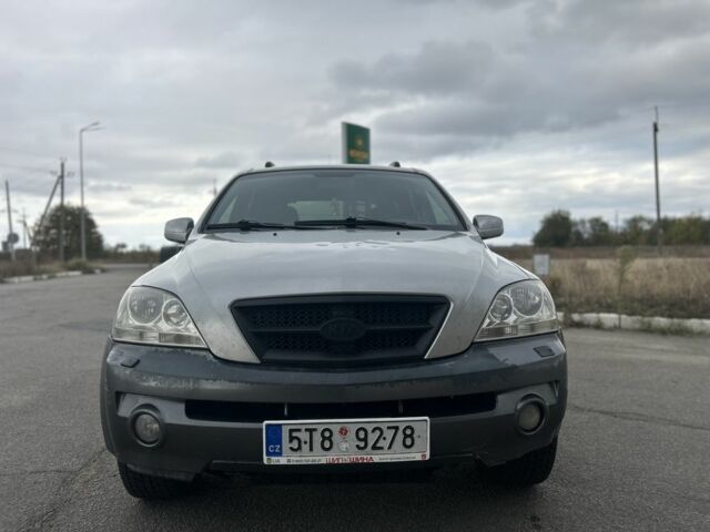 Серый Киа Соренто, объемом двигателя 2.5 л и пробегом 219 тыс. км за 4450 $, фото 5 на Automoto.ua