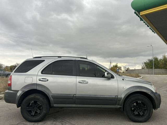 Серый Киа Соренто, объемом двигателя 2.5 л и пробегом 219 тыс. км за 4450 $, фото 6 на Automoto.ua