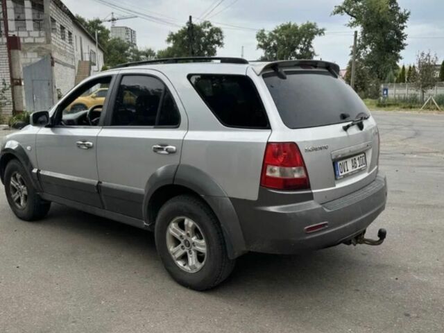 Серый Киа Соренто, объемом двигателя 2.5 л и пробегом 240 тыс. км за 5803 $, фото 3 на Automoto.ua