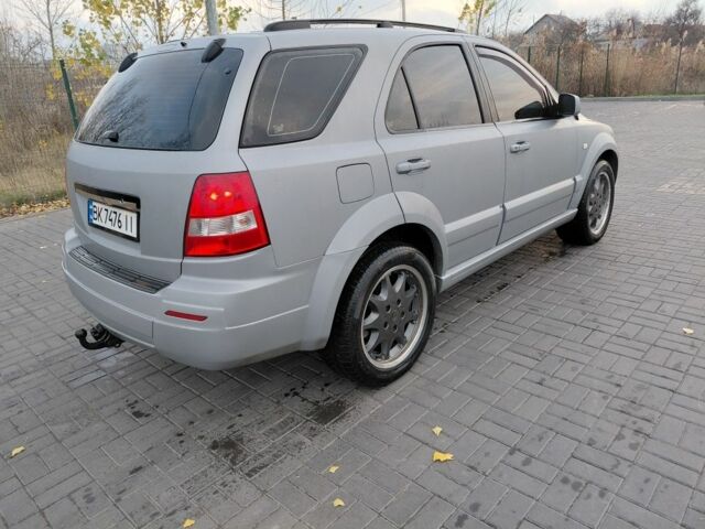 Серый Киа Соренто, объемом двигателя 2.5 л и пробегом 300 тыс. км за 5300 $, фото 4 на Automoto.ua