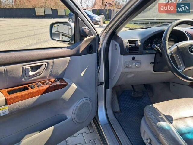 Серый Киа Соренто, объемом двигателя 2.5 л и пробегом 240 тыс. км за 3900 $, фото 4 на Automoto.ua