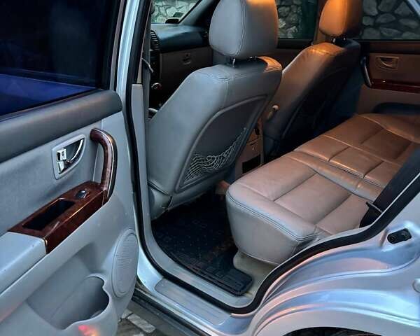 Сірий Кіа Соренто, об'ємом двигуна 2.5 л та пробігом 273 тис. км за 6600 $, фото 7 на Automoto.ua