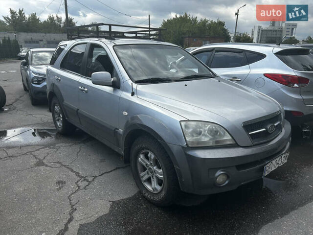 Серый Киа Соренто, объемом двигателя 2.5 л и пробегом 300 тыс. км за 6000 $, фото 2 на Automoto.ua