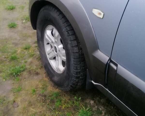 Серый Киа Соренто, объемом двигателя 2.5 л и пробегом 280 тыс. км за 4250 $, фото 6 на Automoto.ua