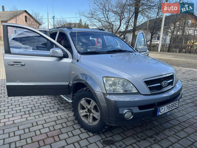 Сірий Кіа Соренто, об'ємом двигуна 2.5 л та пробігом 280 тис. км за 4150 $, фото 2 на Automoto.ua