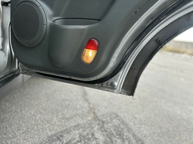 Серый Киа Соренто, объемом двигателя 2.5 л и пробегом 219 тыс. км за 4450 $, фото 11 на Automoto.ua