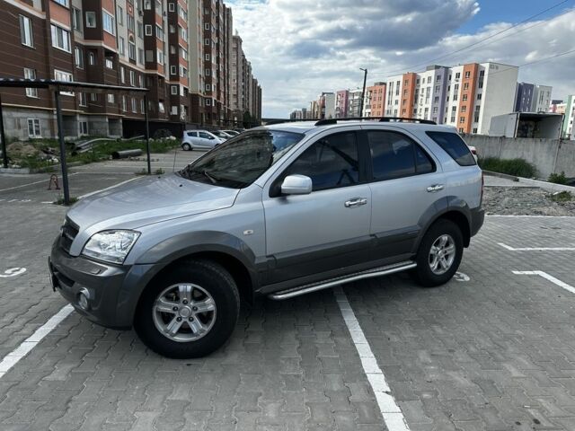 Серый Киа Соренто, объемом двигателя 2.5 л и пробегом 261 тыс. км за 9700 $, фото 1 на Automoto.ua