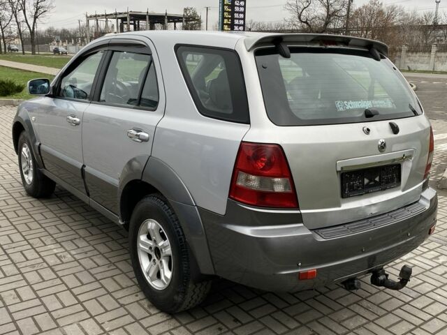 Серый Киа Соренто, объемом двигателя 2.5 л и пробегом 250 тыс. км за 3450 $, фото 3 на Automoto.ua