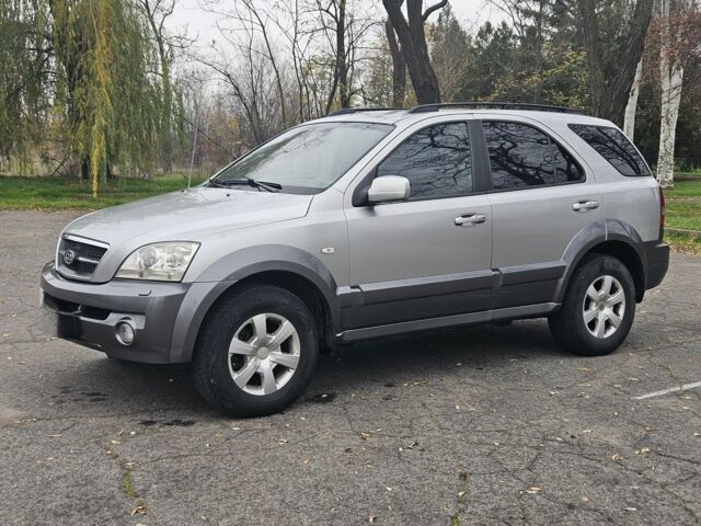 Серый Киа Соренто, объемом двигателя 0 л и пробегом 250 тыс. км за 4400 $, фото 3 на Automoto.ua