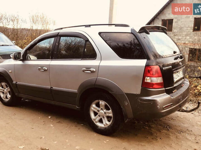 Серый Киа Соренто, объемом двигателя 2.5 л и пробегом 280 тыс. км за 4850 $, фото 2 на Automoto.ua