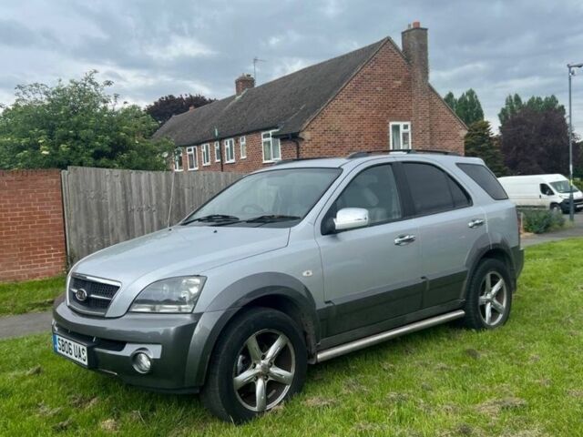 Кіа Соренто 2006 у Изюме на Automoto.ua Сірий Кіа Соренто, об'ємом двигуна 2.5 л та пробігом 228 тис. км за 3500 $, фото 1 на Automoto.ua