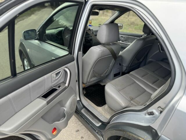 Серый Киа Соренто, объемом двигателя 2.5 л и пробегом 263 тыс. км за 5250 $, фото 9 на Automoto.ua