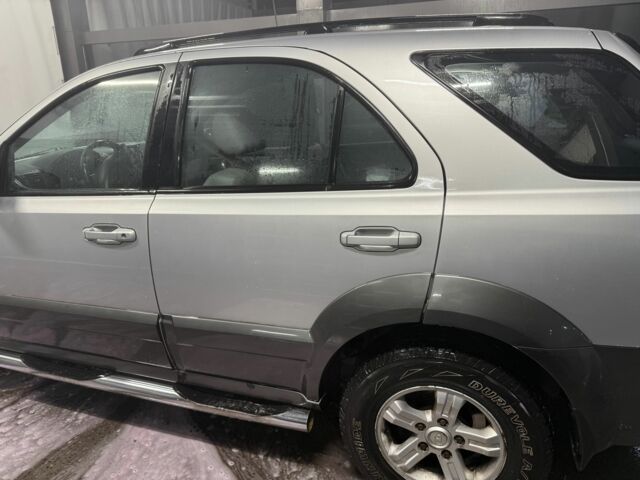 Серый Киа Соренто, объемом двигателя 0 л и пробегом 300 тыс. км за 4000 $, фото 4 на Automoto.ua