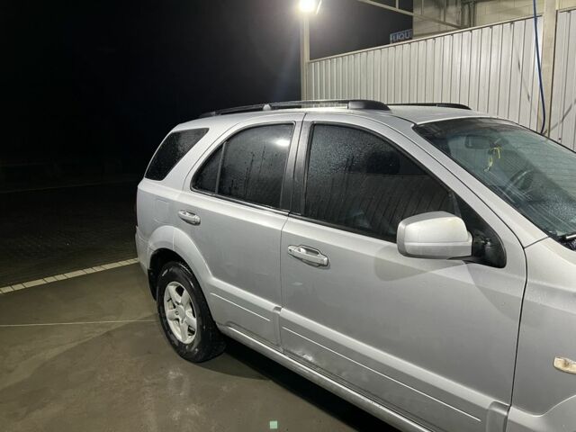 Серый Киа Соренто, объемом двигателя 2.5 л и пробегом 345 тыс. км за 6200 $, фото 4 на Automoto.ua