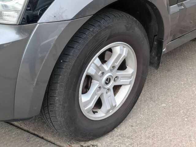 Сірий Кіа Соренто, об'ємом двигуна 2.4 л та пробігом 300 тис. км за 6480 $, фото 3 на Automoto.ua