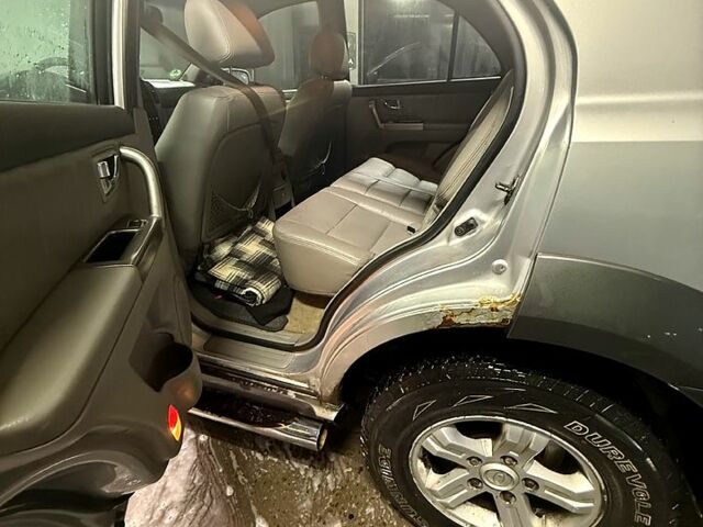 Сірий Кіа Соренто, об'ємом двигуна 2.5 л та пробігом 300 тис. км за 4000 $, фото 4 на Automoto.ua