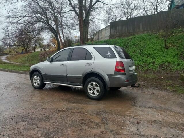 Серый Киа Соренто, объемом двигателя 2.5 л и пробегом 207 тыс. км за 4000 $, фото 4 на Automoto.ua