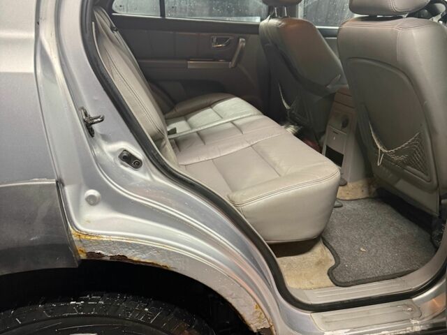 Серый Киа Соренто, объемом двигателя 0 л и пробегом 300 тыс. км за 4000 $, фото 7 на Automoto.ua