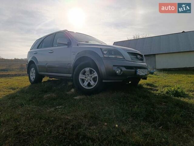 Серый Киа Соренто, объемом двигателя 2.5 л и пробегом 300 тыс. км за 7500 $, фото 3 на Automoto.ua