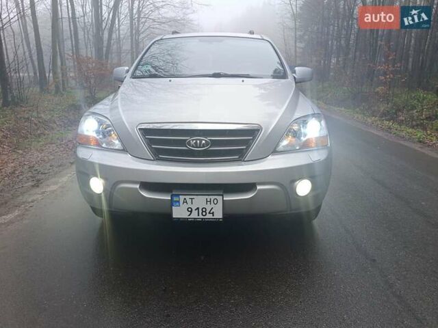 Серый Киа Соренто, объемом двигателя 2.5 л и пробегом 237 тыс. км за 8844 $, фото 2 на Automoto.ua