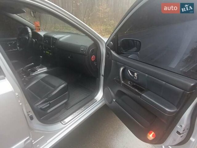Серый Киа Соренто, объемом двигателя 2.5 л и пробегом 237 тыс. км за 8844 $, фото 22 на Automoto.ua