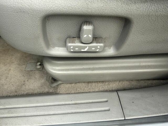 Серый Киа Соренто, объемом двигателя 2.5 л и пробегом 220 тыс. км за 5200 $, фото 1 на Automoto.ua