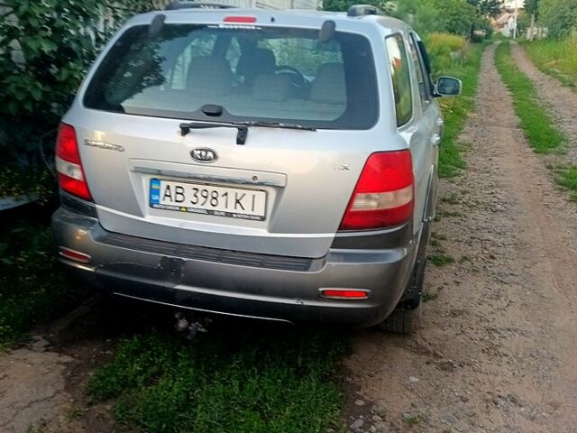 Серый Киа Соренто, объемом двигателя 2.5 л и пробегом 213 тыс. км за 5500 $, фото 6 на Automoto.ua