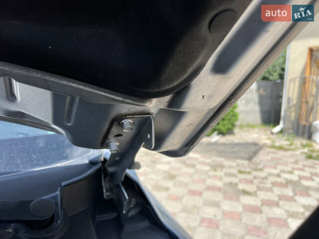 Сірий Кіа Соренто, об'ємом двигуна 2.5 л та пробігом 217 тис. км за 5250 $, фото 18 на Automoto.ua