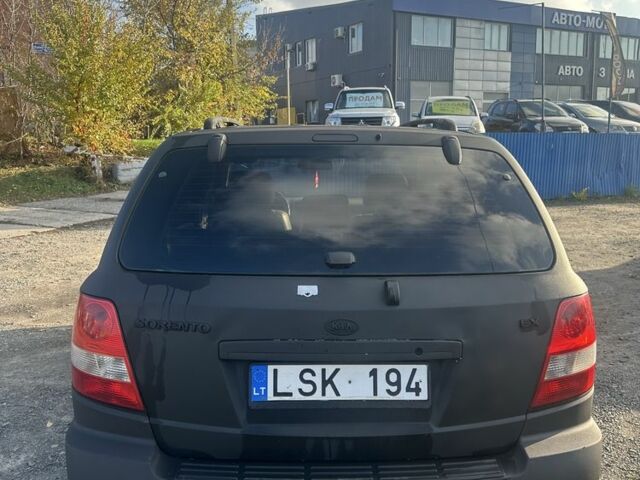 Серый Киа Соренто, объемом двигателя 2.5 л и пробегом 300 тыс. км за 2899 $, фото 3 на Automoto.ua