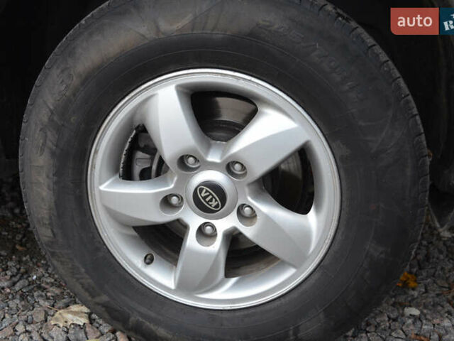 Серый Киа Соренто, объемом двигателя 2.5 л и пробегом 129 тыс. км за 7700 $, фото 24 на Automoto.ua