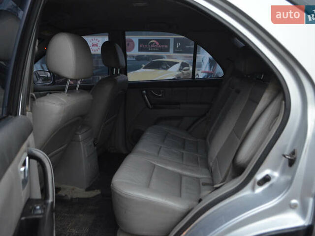 Серый Киа Соренто, объемом двигателя 2.5 л и пробегом 129 тыс. км за 7700 $, фото 20 на Automoto.ua