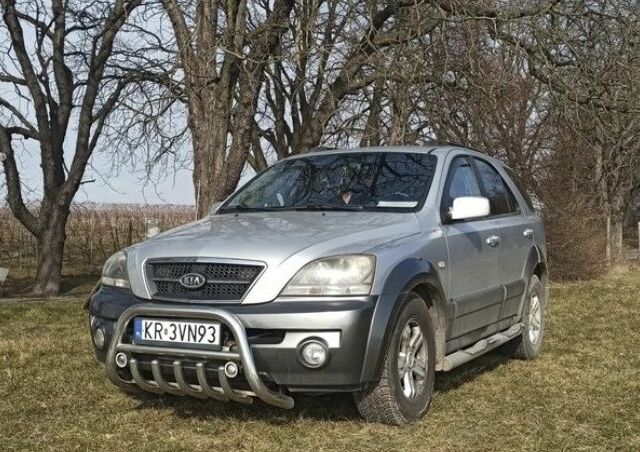 Серый Киа Соренто, объемом двигателя 2.5 л и пробегом 288 тыс. км за 3900 $, фото 2 на Automoto.ua