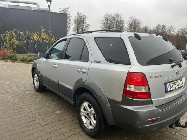 Серый Киа Соренто, объемом двигателя 2.4 л и пробегом 300 тыс. км за 4450 $, фото 2 на Automoto.ua