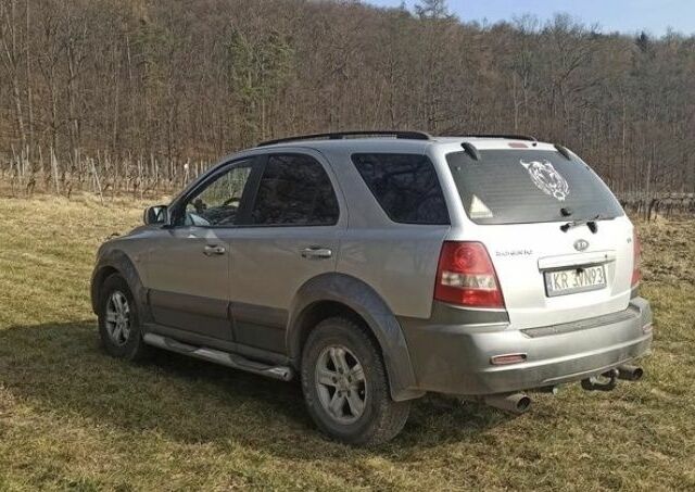 Серый Киа Соренто, объемом двигателя 2.5 л и пробегом 288 тыс. км за 3900 $, фото 3 на Automoto.ua