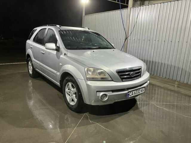 Серый Киа Соренто, объемом двигателя 2.5 л и пробегом 345 тыс. км за 6200 $, фото 2 на Automoto.ua