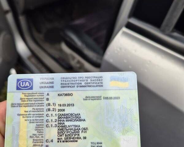 Серый Киа Соренто, объемом двигателя 2.5 л и пробегом 270 тыс. км за 6500 $, фото 8 на Automoto.ua